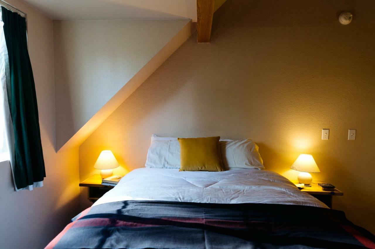 Honey Bear Lodge & Cabins Big Bear Lake Bilik gambar